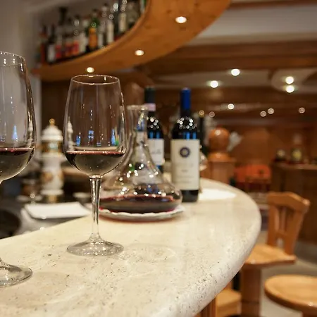 吉安娜酒店 4* Madonna